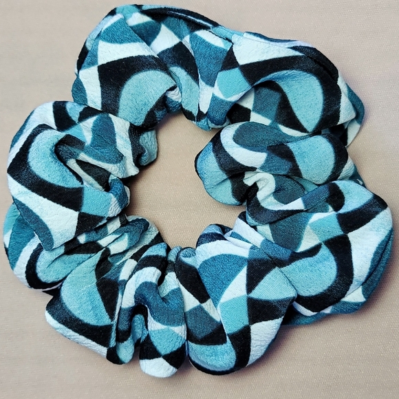 Pick 5 Scrunchies - Handmade - Picture 6 of 7